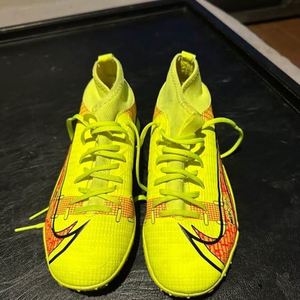 Nike Mercurial Soccer Cleats 2.5 Y